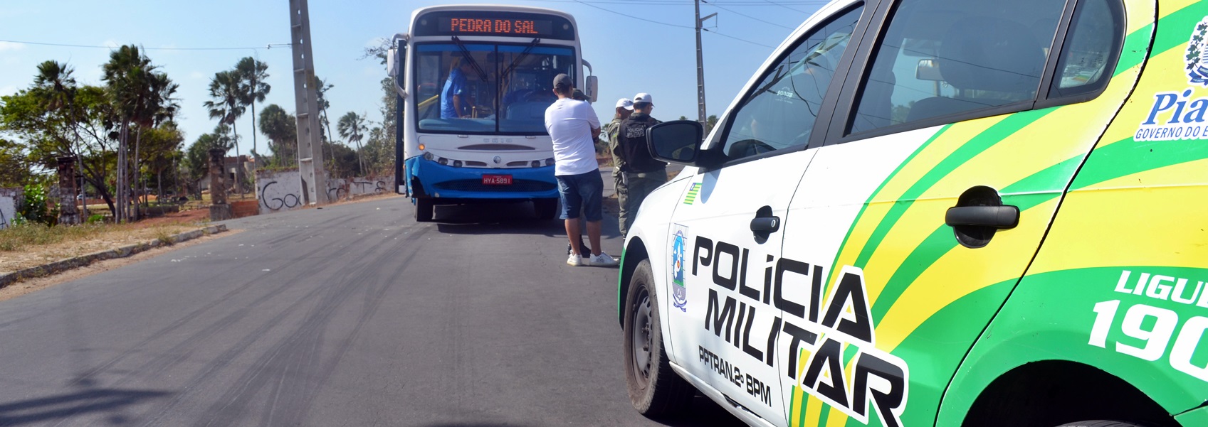 Ônibus com 40 pessoas colide em moto na PI-116 em Parnaíba