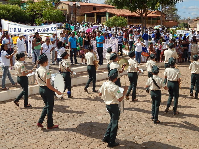 Veja mais fotos do Desfile de 7 de Setembro em Francinópolis - Imagem 182