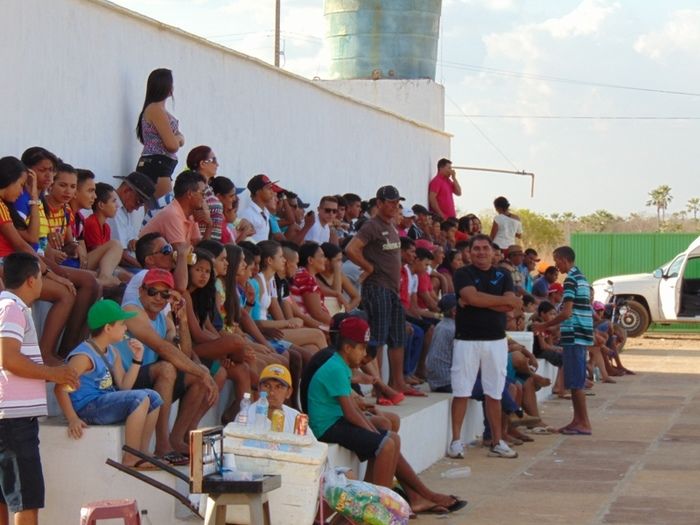 Torcida Imagem: Rauristenio Cavalcante (saomiguelagora.com)