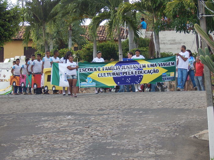 Veja mais fotos do Desfile de 7 de Setembro em Francinópolis - Imagem 1
