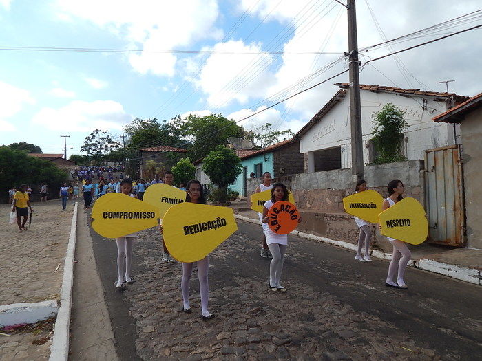 Veja mais fotos do Desfile de 7 de Setembro em Francinópolis - Imagem 82