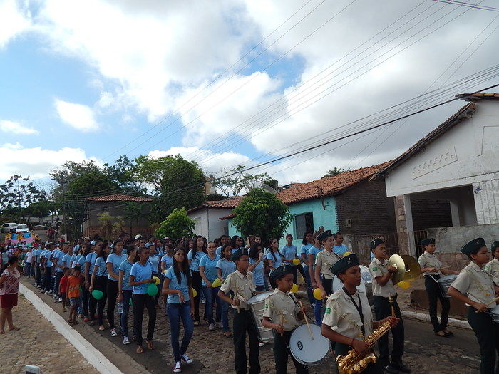 Veja mais fotos do Desfile de 7 de Setembro em Francinópolis - Imagem 97