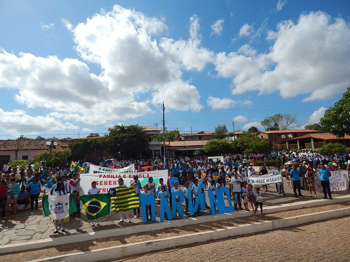 Veja mais fotos do Desfile de 7 de Setembro em Francinópolis - Imagem 201