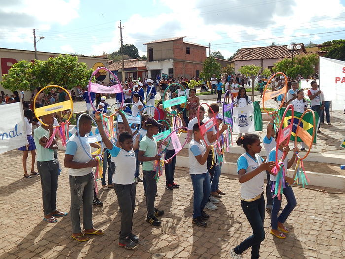 Veja mais fotos do Desfile de 7 de Setembro em Francinópolis - Imagem 138