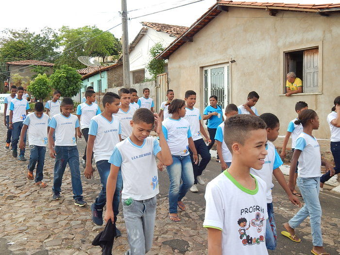 Veja mais fotos do Desfile de 7 de Setembro em Francinópolis - Imagem 35