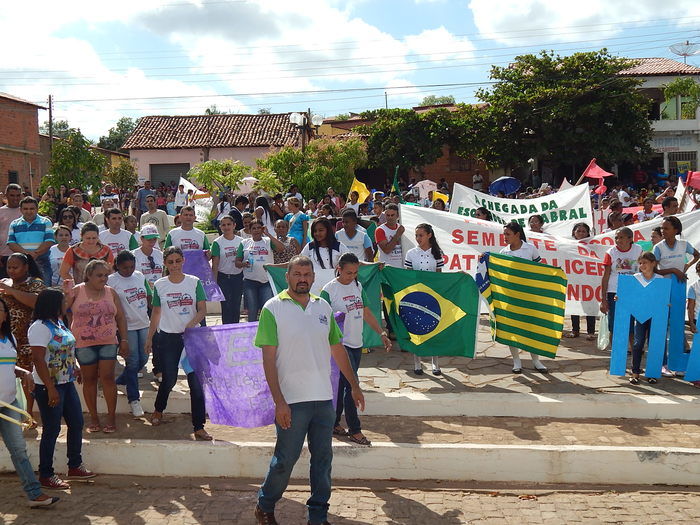 Veja mais fotos do Desfile de 7 de Setembro em Francinópolis - Imagem 174