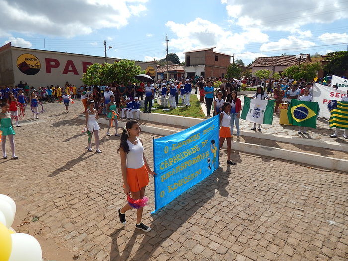 Veja mais fotos do Desfile de 7 de Setembro em Francinópolis - Imagem 149