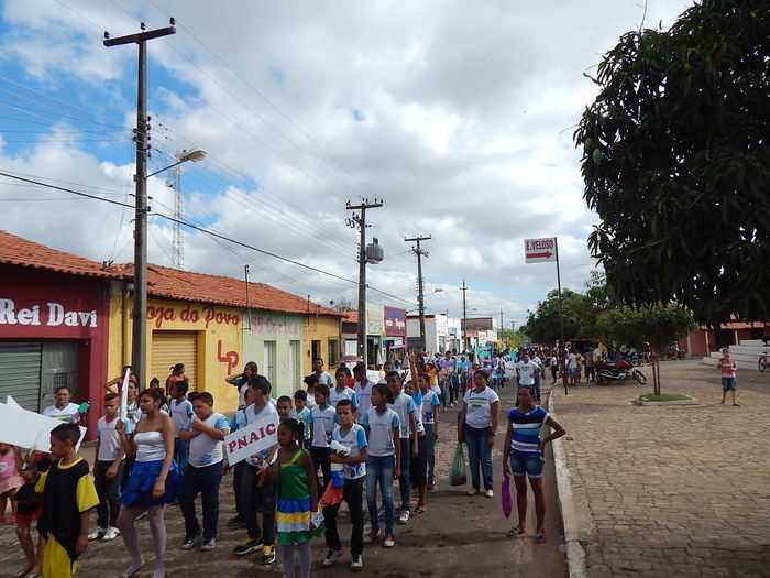 Veja mais fotos do Desfile de 7 de Setembro em Francinópolis - Imagem 120