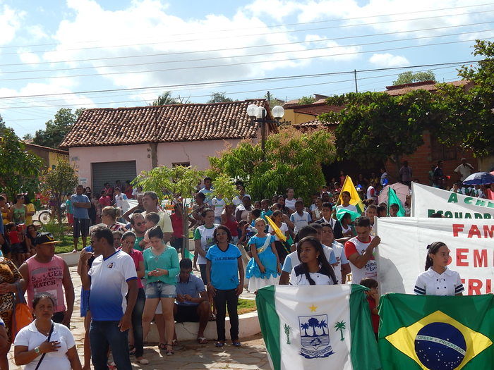 Veja mais fotos do Desfile de 7 de Setembro em Francinópolis - Imagem 203