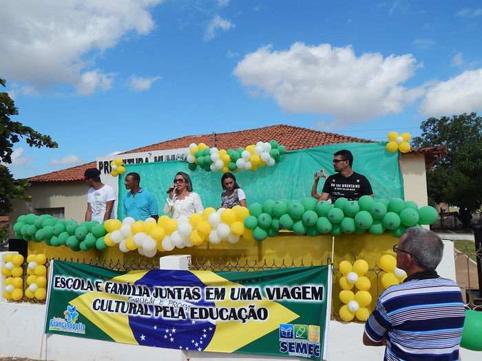 Veja mais fotos do Desfile de 7 de Setembro em Francinópolis - Imagem 216