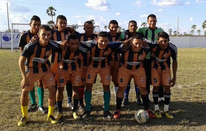 Imagem Adones da Silva. Equipe da Simpatia