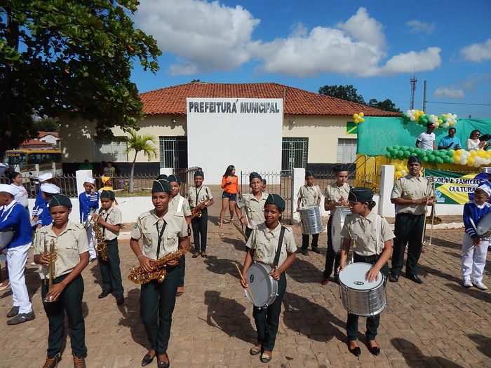 Veja mais fotos do Desfile de 7 de Setembro em Francinópolis - Imagem 211