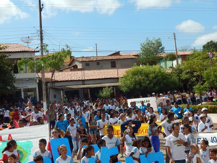 Veja mais fotos do Desfile de 7 de Setembro em Francinópolis - Imagem 202