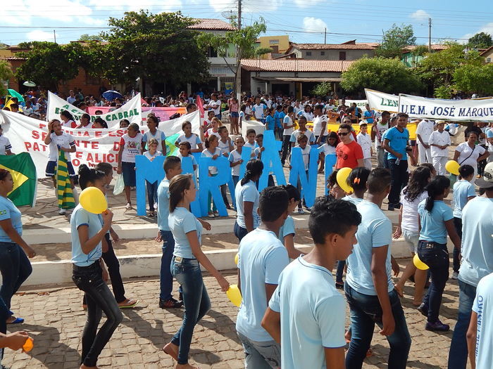 Veja mais fotos do Desfile de 7 de Setembro em Francinópolis - Imagem 163
