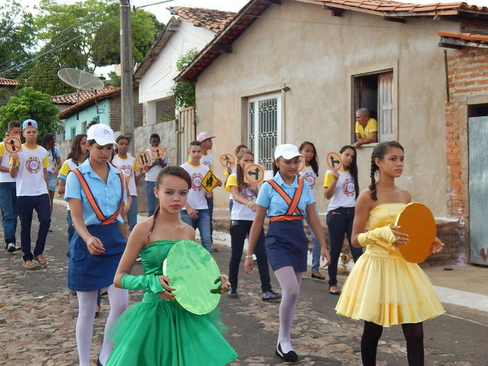 Veja mais fotos do Desfile de 7 de Setembro em Francinópolis - Imagem 49