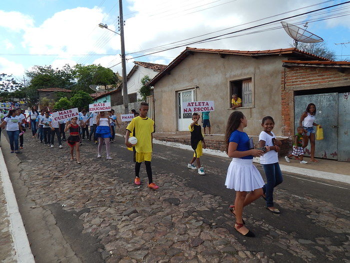Veja mais fotos do Desfile de 7 de Setembro em Francinópolis - Imagem 63