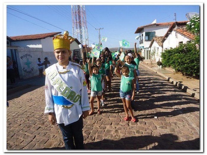  Alunos de Inhuma realizam desfile alusivo ao 7 de Setembro - Imagem 8