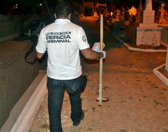EXCLUSIVO: Nova perícia é realizada em cemitério que teve túmulo violado - Imagem 7
