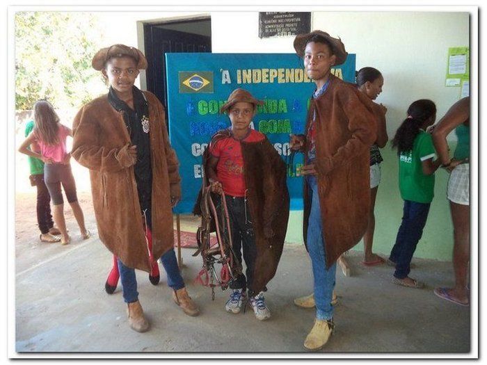  Alunos de Inhuma realizam desfile alusivo ao 7 de Setembro - Imagem 2