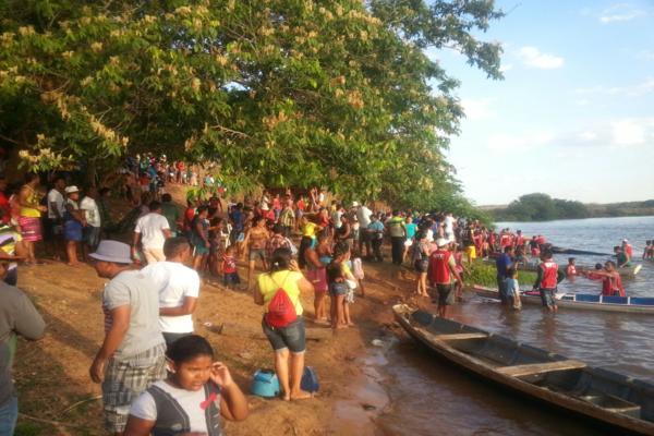 Sindicato dos pescadores realizou mais uma regata de canoas a remo - Imagem 2