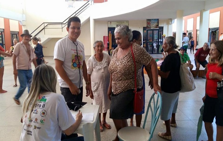 SMS descentraliza serviços e leva ações à feira pública