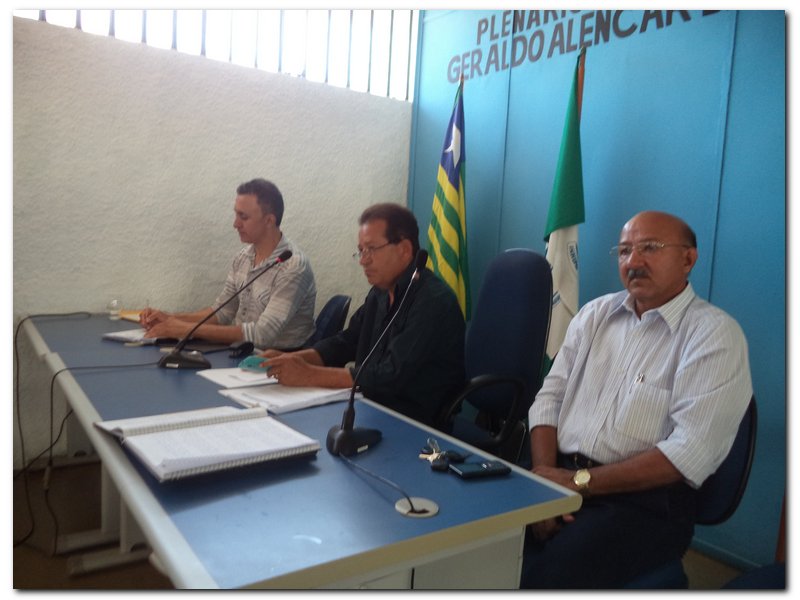 Dr. Moura apresenta Projeto de Lei sobre resíduos sólidos na Câmara Municipal