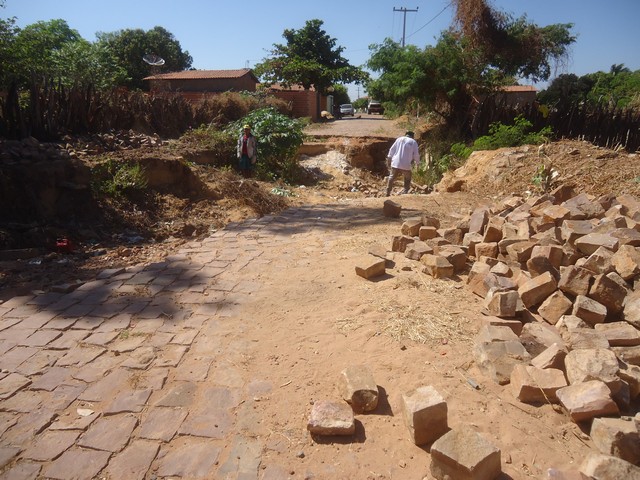 Começa a Recuperação da Rua José Neném - Imagem 13