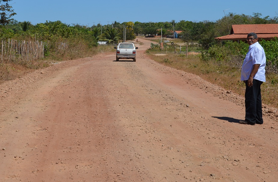 Os serviços não param e Prefeitura continua recuperando estradas na zona rural de Buriti dos Lopes