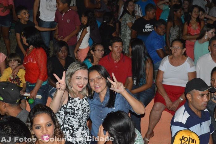 Praça fica super lotada na tradicional festa na ultima noite dos festejos - Imagem 17