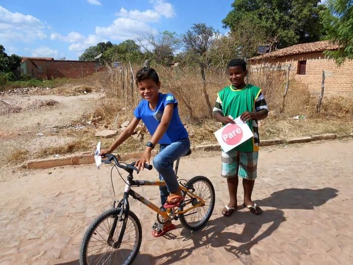 No Dia Nacional do Trânsito alunos realizam blitz educativa - Imagem 3
