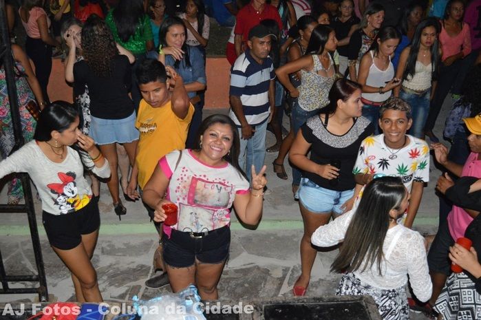 Praça fica super lotada na tradicional festa na ultima noite dos festejos - Imagem 14
