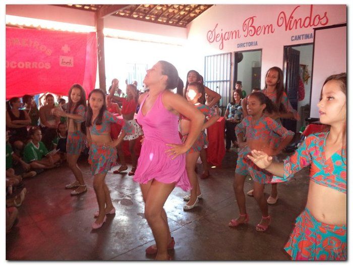 Escola Municipal Tia Neném Brito realiza V Feira de Ciências e Conhecimento - Imagem 31