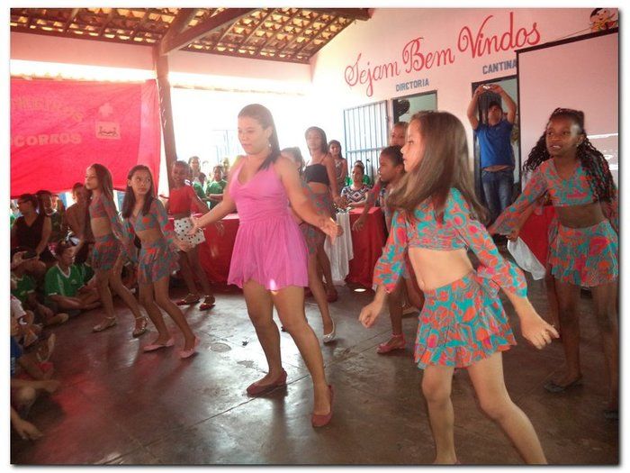 Escola Municipal Tia Neném Brito realiza V Feira de Ciências e Conhecimento - Imagem 30