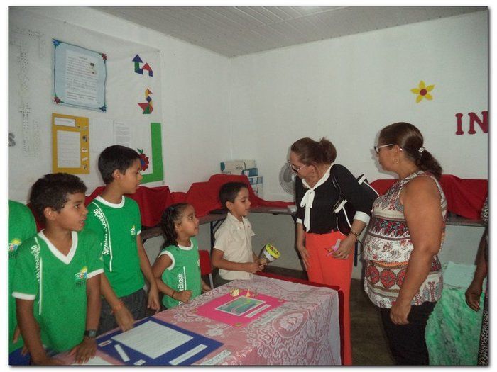 Escola Municipal Tia Neném Brito realiza V Feira de Ciências e Conhecimento - Imagem 61
