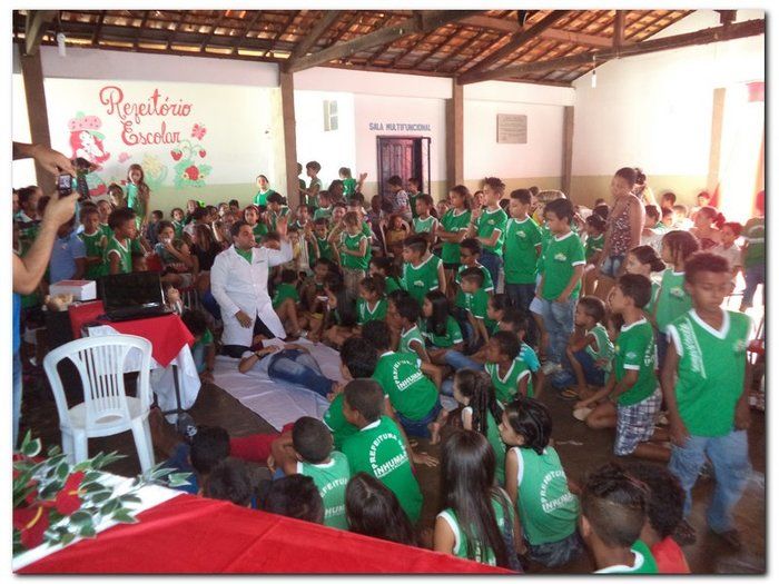 Escola Municipal Tia Neném Brito realiza V Feira de Ciências e Conhecimento - Imagem 43