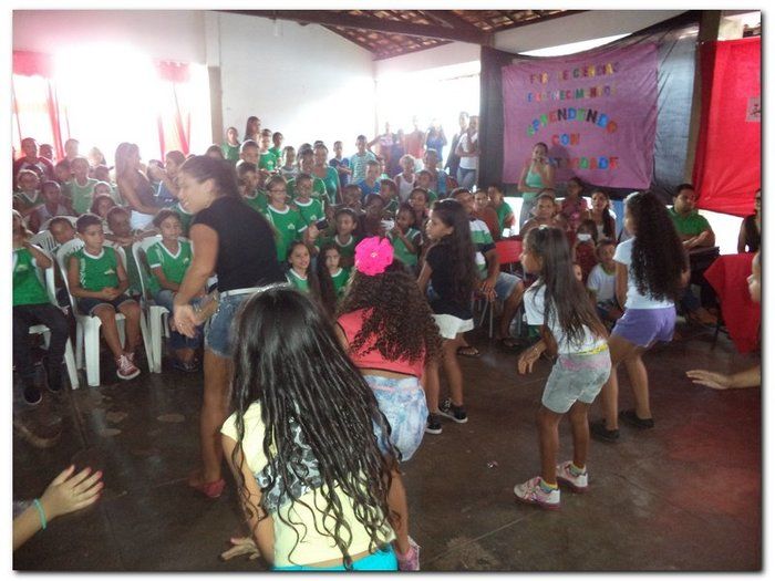 Escola Municipal Tia Neném Brito realiza V Feira de Ciências e Conhecimento - Imagem 17