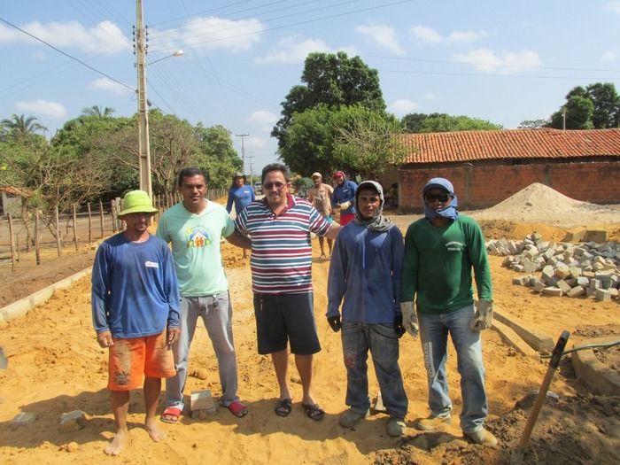 Prefeito Walter Alencar visita obras em fase final na rua Raimundo Ferreira Nunes - Imagem 1
