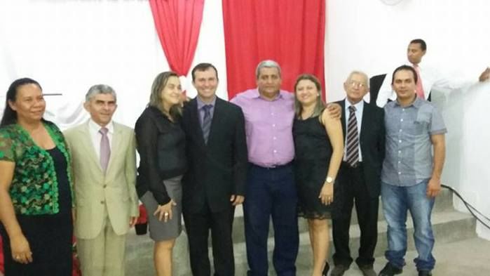 PREFEITO ZÉ RESENDE AO LADO DA PRIMEIRA DAMA EDNA RESENDE E O VICE-PREFEITO DOMIGUINHOS PRESTIGIAM INAUGURAÇÃO DO TEMPLO DA IGREJA O BRASIL PARA CRIST - Imagem 12