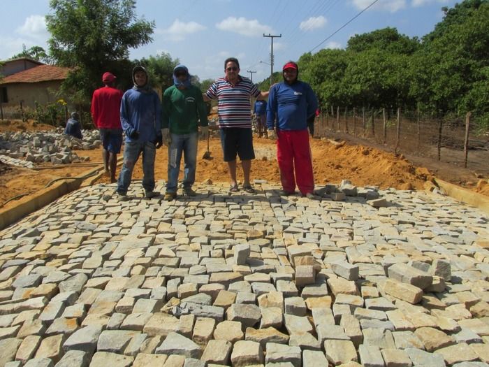Prefeito Walter Alencar visita obras em fase final na rua Raimundo Ferreira Nunes - Imagem 6