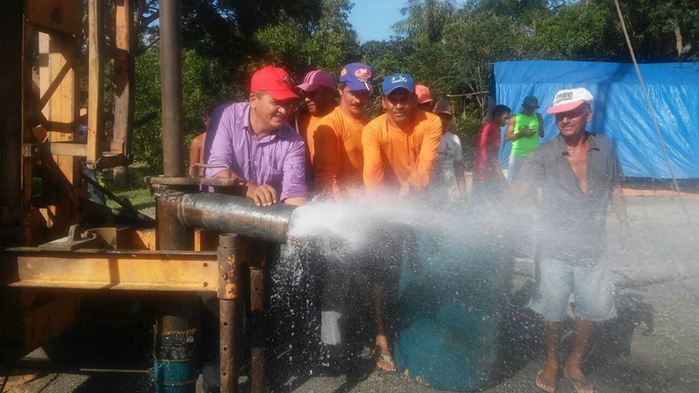BOM EXEMPLO: MESMO COM PAÍS EM CRISE, PREFEITO ZÉ RESENDE TRANSFORMA BOA HORA EM CANTEIRO DE OBRAS - Imagem 4