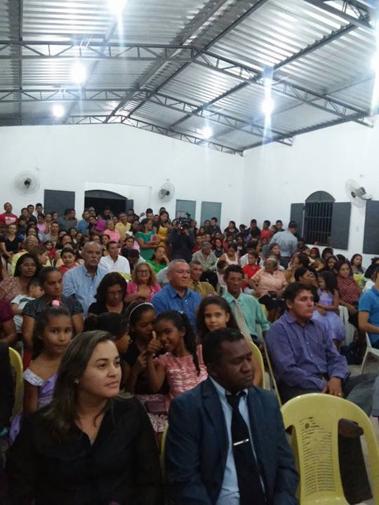 PREFEITO ZÉ RESENDE AO LADO DA PRIMEIRA DAMA EDNA RESENDE E O VICE-PREFEITO DOMIGUINHOS PRESTIGIAM INAUGURAÇÃO DO TEMPLO DA IGREJA O BRASIL PARA CRIST - Imagem 7