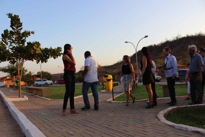 Praça “Ana Morais” é inaugurada no povoado Malhada Vermelha - Imagem 18