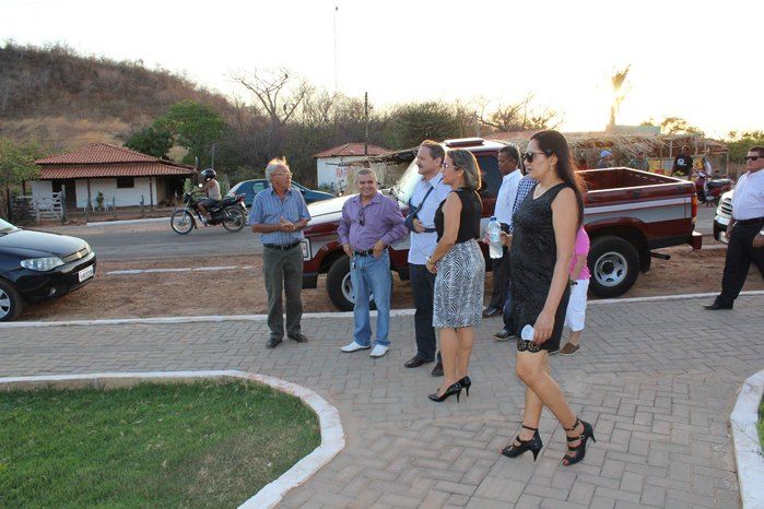 Praça “Ana Morais” é inaugurada no povoado Malhada Vermelha - Imagem 14