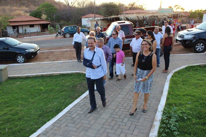 Praça “Ana Morais” é inaugurada no povoado Malhada Vermelha - Imagem 15