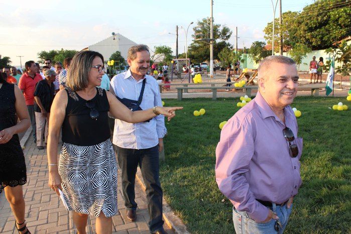 Praça “Ana Morais” é inaugurada no povoado Malhada Vermelha - Imagem 13
