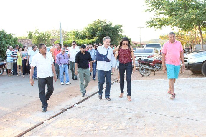 Praça “Ana Morais” é inaugurada no povoado Malhada Vermelha - Imagem 11
