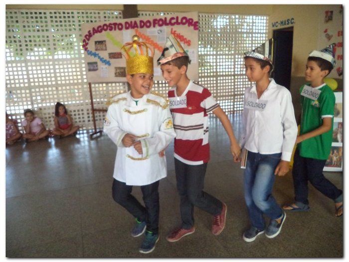 Escola João de Sousa Comemora o dia da Independência, do folclore e do estudante. - Imagem 57