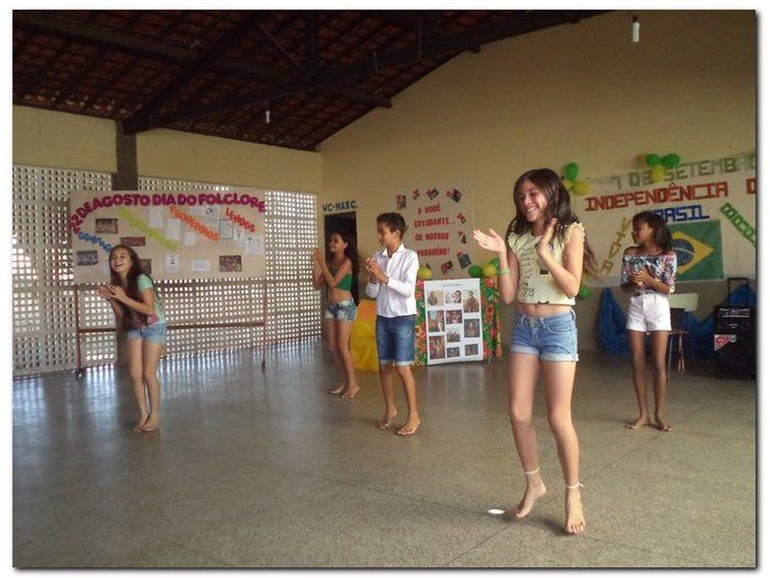 Escola João de Sousa Comemora o dia da Independência, do folclore e do estudante. - Imagem 65