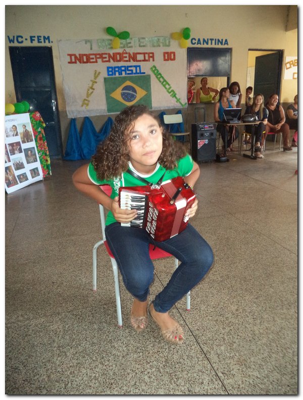 Escola João de Sousa Comemora o dia da Independência, do folclore e do estudante. - Imagem 87