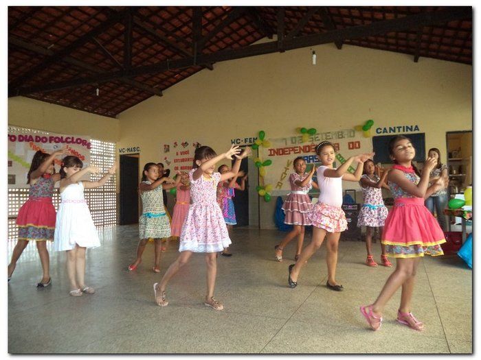 Escola João de Sousa Comemora o dia da Independência, do folclore e do estudante. - Imagem 42